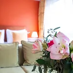 Hotel The New Midi