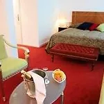 The New Midi Hotel