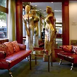 Hotel The New Midi