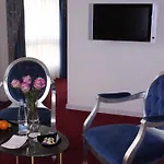Hotel The New Midi