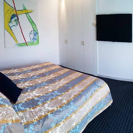 The New Midi Hotel 4*