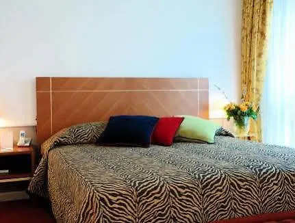 The New Midi Hotel