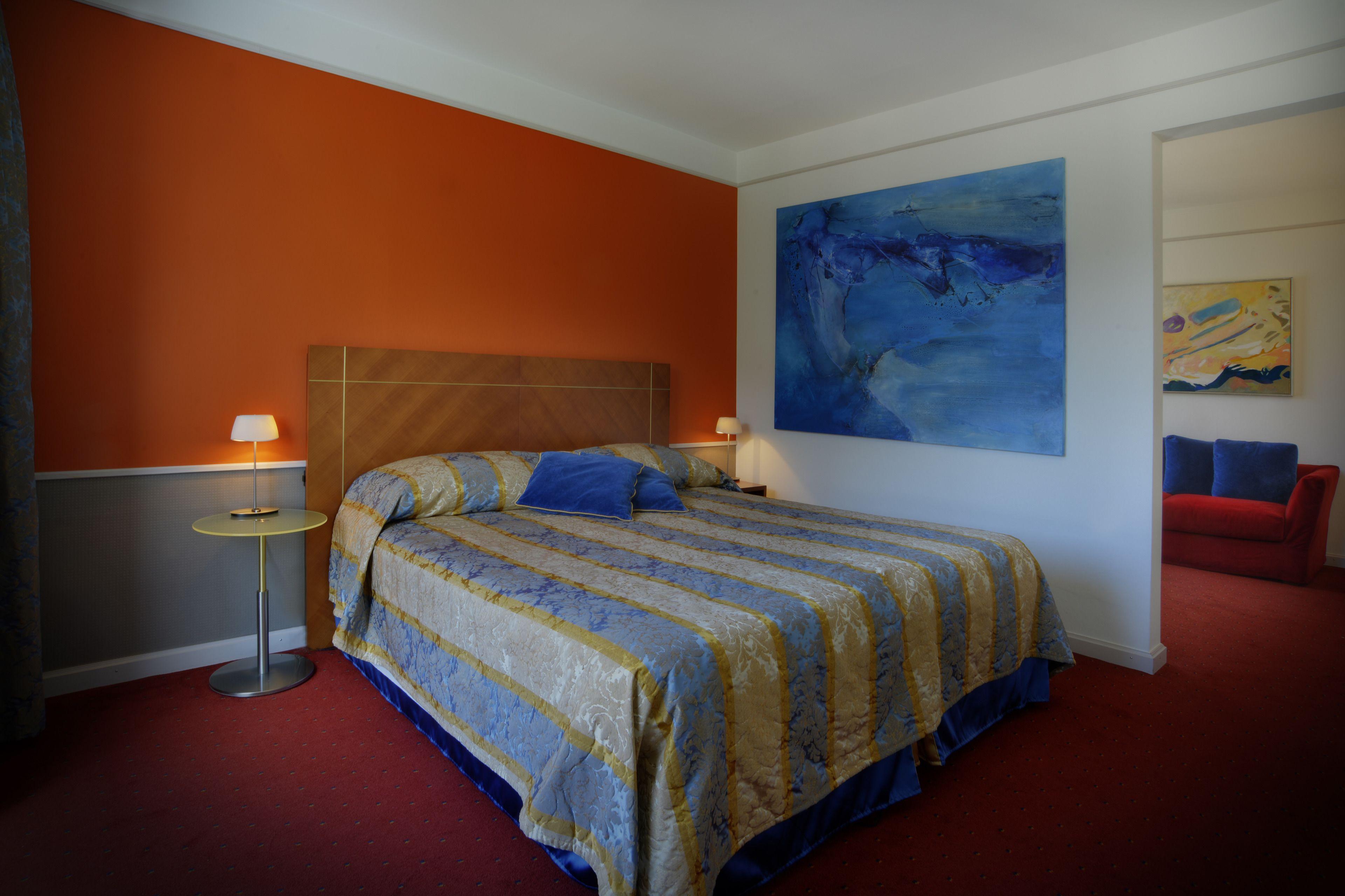 The New Midi Genève