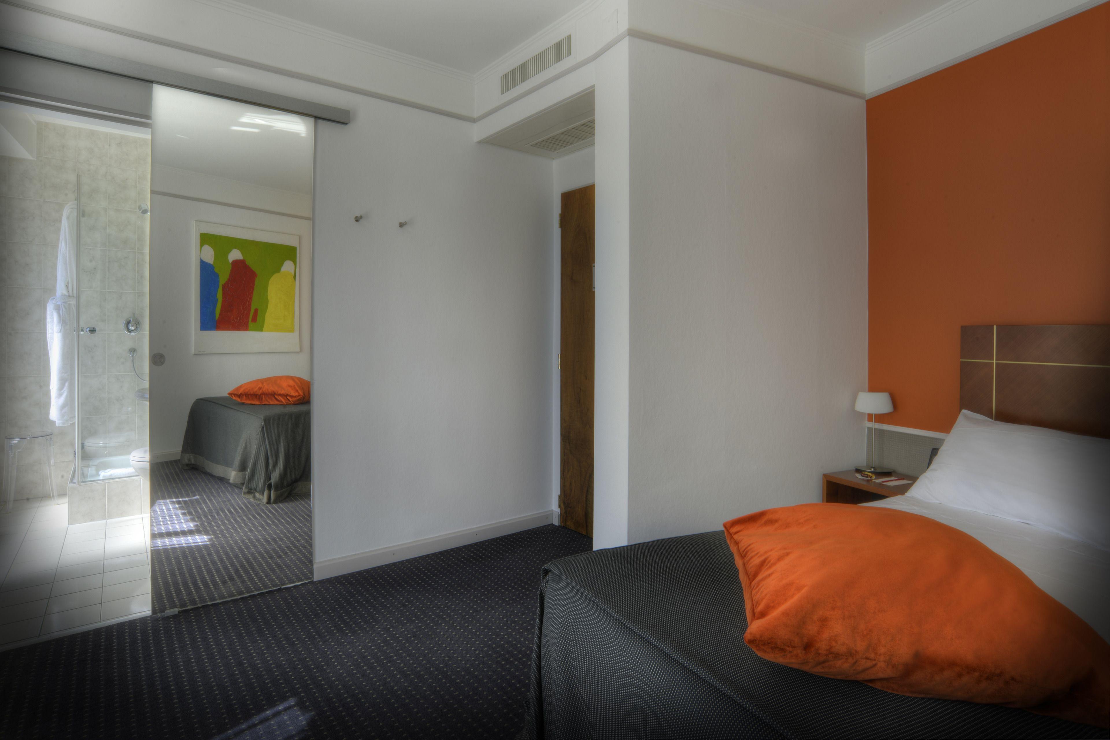 The New Midi Genève