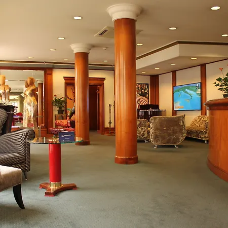 The New Midi Hotel 4*